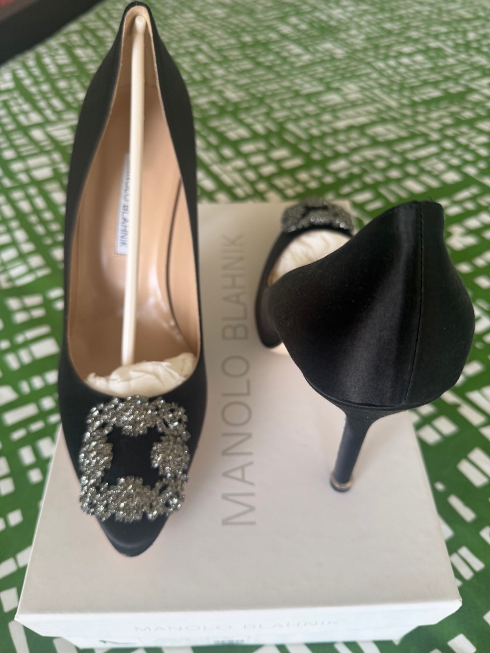 Manolo Blahnik Hangisi